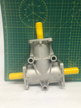 Load image into Gallery viewer, Poggi Bevel Gearbox 4033